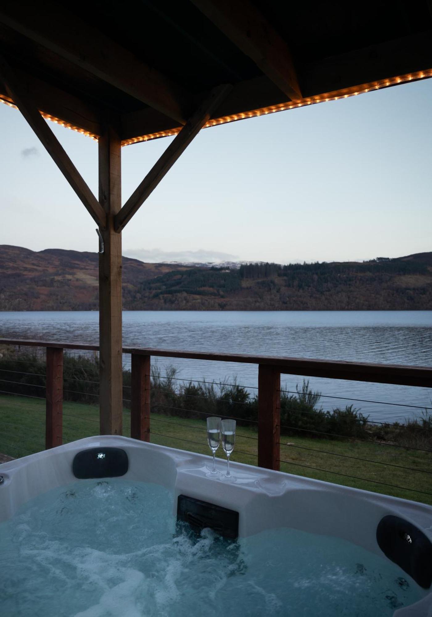 Shoreland Lodges - Cherry Lodge Fort Augustus Exterior photo